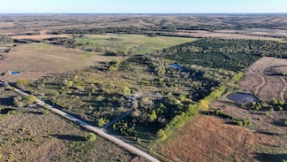 16696 Coyote Rd, Eskridge, KS 66423