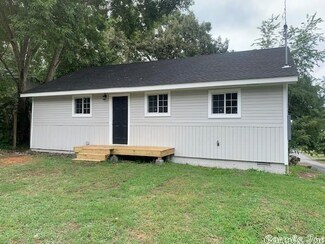 9121 W 32nd St, Little Rock, AR 72204
