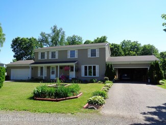 897 N Cedar Rd, Mason, MI 48854