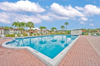 185 Lake Evelyn Dr, West Palm Beach, FL 33411