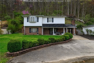 969 Airport Rd, Chapmanville, WV 25508