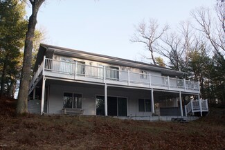 9124 N Helena Ave, Pentwater, MI 49449