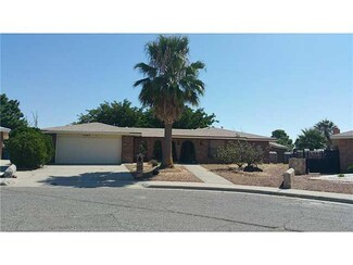 1542 Bob Goalby Ln, El Paso, TX 79935
