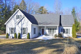 108 Farr Dr, Castleton, VT 05735