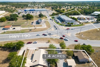 1707 E 4th St, Lampasas, TX 76550