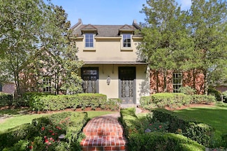1923 Old Plantation Ln, Baton Rouge, LA 70806