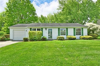 173 Chapel Hill Dr NW, Warren, OH 44483