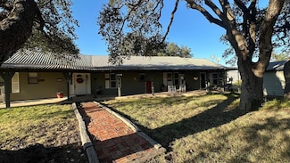 102 Carson St, Eden, TX 76837