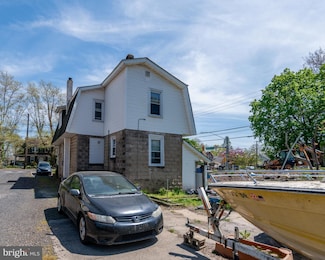 7301 N Radcliffe St, Bristol, PA 19007