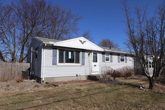 88 Artisan St, Chicopee, MA 01013