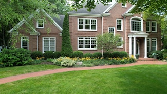 3260 Estates Ct S, Saint Joseph, MI 49085