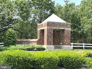 107 Deerfield Dr, Manahawkin, NJ 08050
