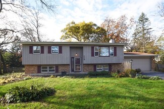 713 Black Partridge Rd, McHenry, IL 60051