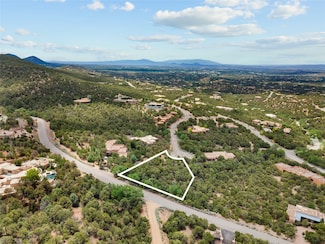 1053 Sierra Del Norte, Santa Fe, NM 87501