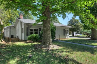 1712 S Grand Ave, Carthage, MO 64836