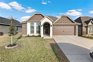 2105 Stubbs Dr, Bryan, TX 77807