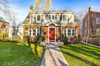 37 Commonwealth Park, Newton Center, MA 02459