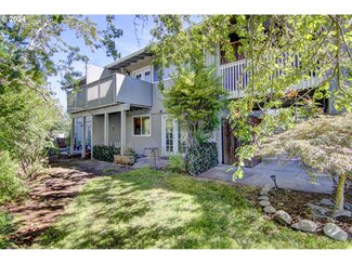 2080 W 14th Place Unit 2080, Eugene, OR 97402