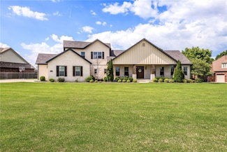 2492 Riverfront Ln, Fayetteville, AR 72703