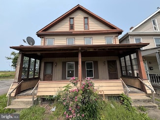877 S 2nd St, Sunbury, PA 17801