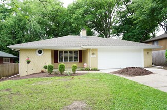 1220 Scottswood Rd, Rockford, IL 61107