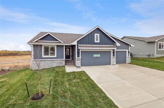3183 NW Brookside Dr, Grimes, IA 50111