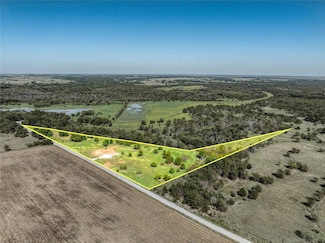 1274 Hart Ln, Tioga, TX 76271