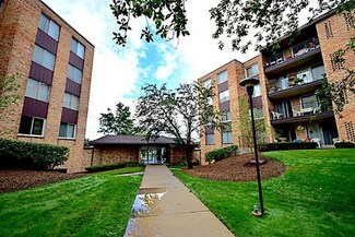 1103 S Hunt Club Dr Unit 320, Mount Prospect, IL 60056