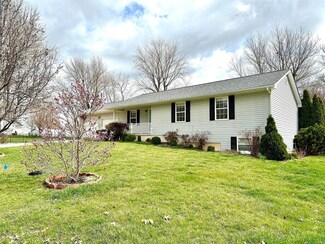207 S 17th St, Bowling Green, MO 63334