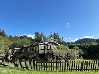 12 E Sawmill Ave, Tidewater, OR 97390