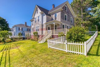 17 West St, Boothbay Harbor, ME 04538