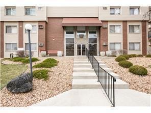 2801 Flag Ave N Unit 323, New Hope, MN 55427