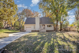 7921 Carmel Oaks Ct, Charlotte, NC 28226