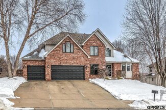 905 Wicklow Rd, Papillion, NE 68046