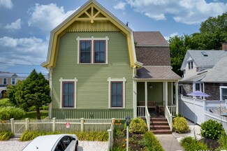 160 Bradford St, Provincetown, MA 02657