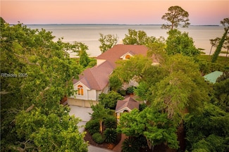 18 Oyster Shell Ln, Hilton Head Island, SC 29926