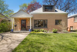 7020 N Kenton Ave, Lincolnwood, IL 60712