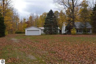 8066 Twin Lake Rd NE, Mancelona, MI 49659