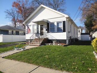 25 W Park Ave, Avenel, NJ 07001