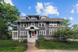 633 Elmwood Ave, Wilmette, IL 60091