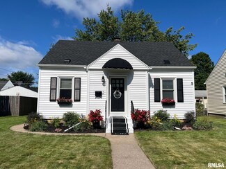 2628 College Ave, Davenport, IA 52803