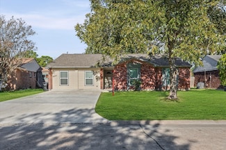 414 Harold Ln, Baytown, TX 77521