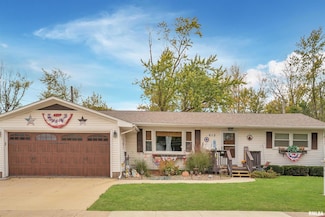 615 3rd Ave, Dewitt, IA 52742