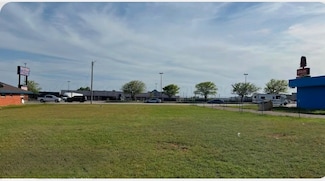 2116 Avenue F NW, Childress, TX 79201