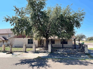 309 Glenn St, Zapata, TX 78076