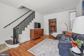 936 New Market St, Philadelphia, PA 19123