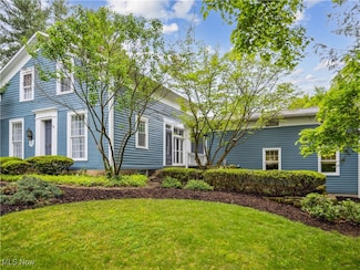 28 Riverside Dr, Youngstown, OH 44514