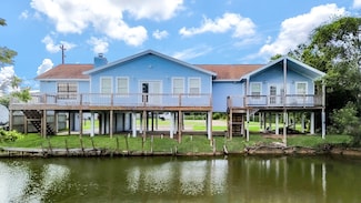 1615 Railroad St, San Leon, TX 77539