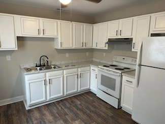 1533 N Avalon Cir, Charleston, SC 29407