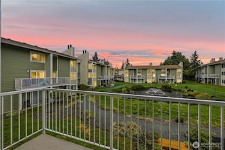 22242 24th Ave S Unit F46, Des Moines, WA 98198